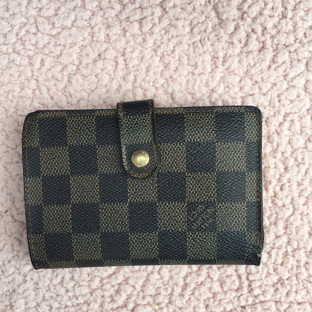 Louis Vuitton Damier compact